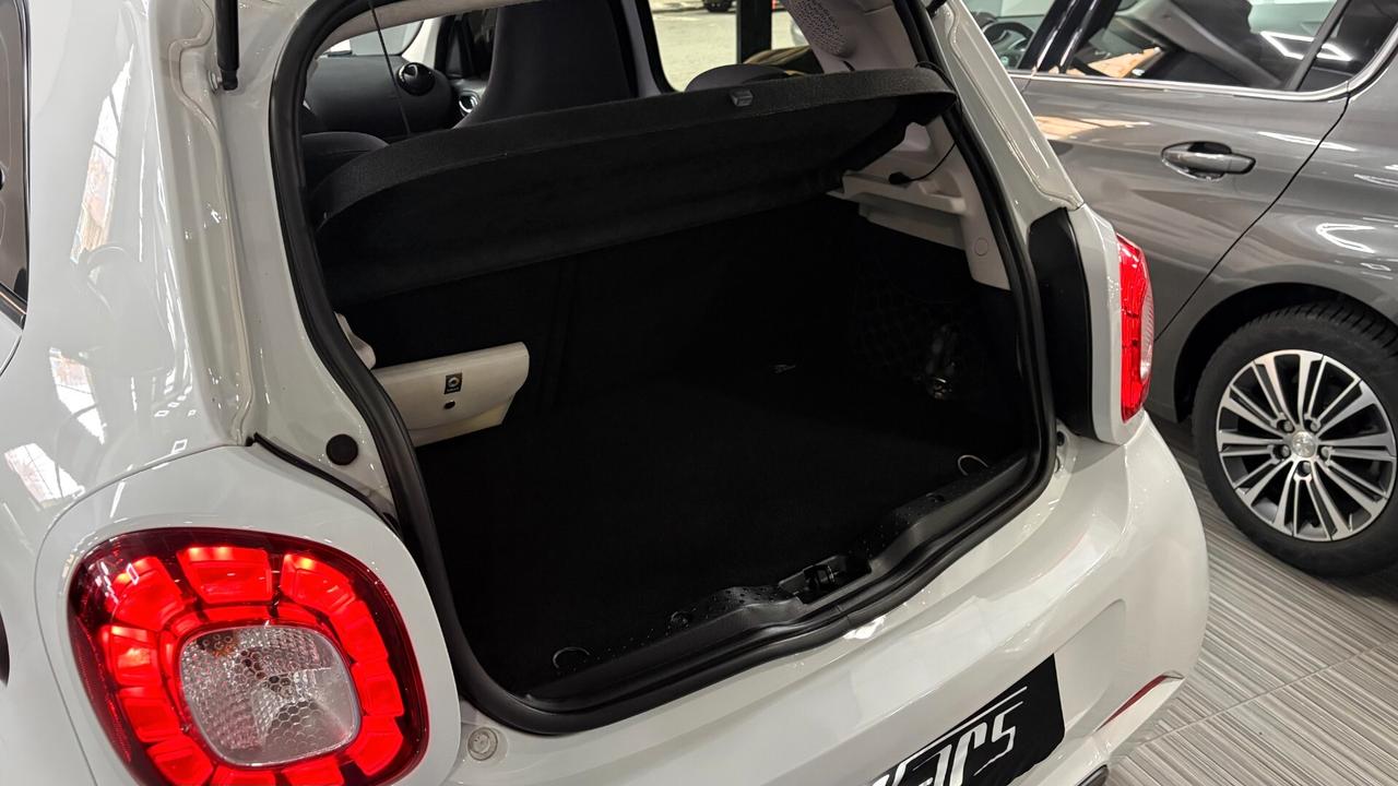 smart forFour 0.9 GPL turbo 90cv Superpassion Twinamic ITALIANA