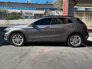 Mercedes-Benz GLA 220 d Automatic 4Matic Business