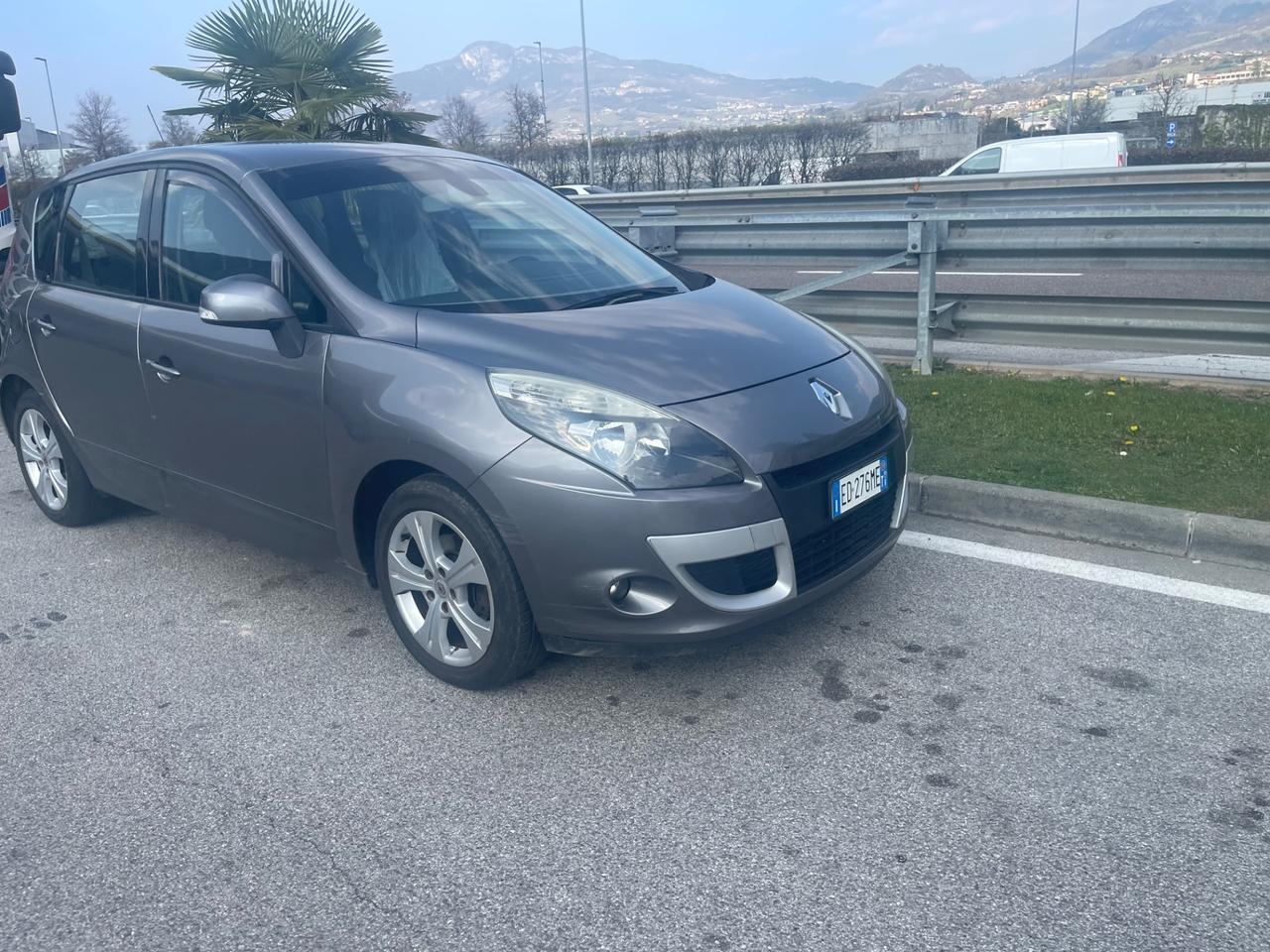 Renault Scenic Scénic X-Mod 1.5 dCi 110CV EDC Luxe