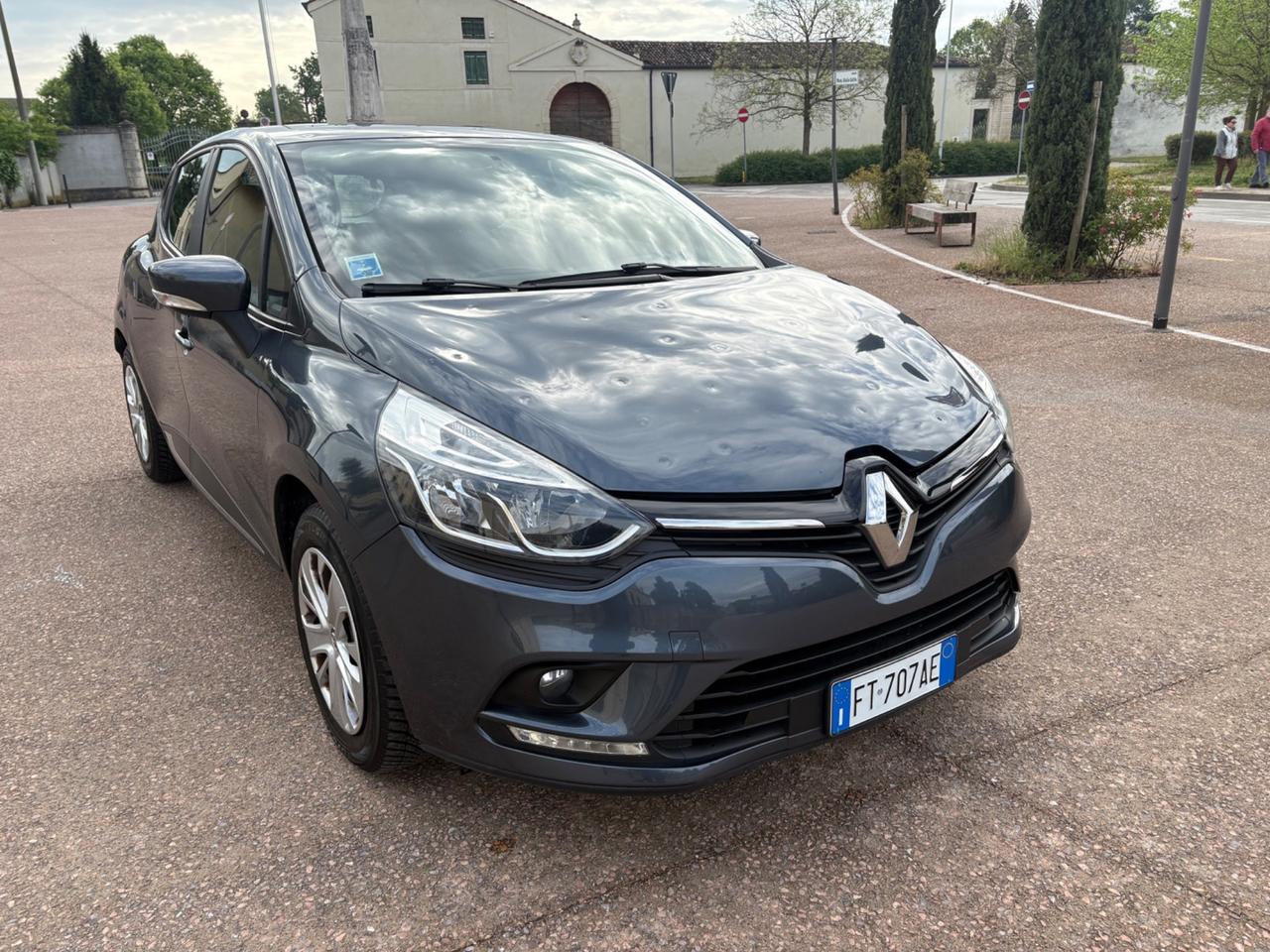 Renault Clio .900..benzina/ GPL anno 2018 km 130