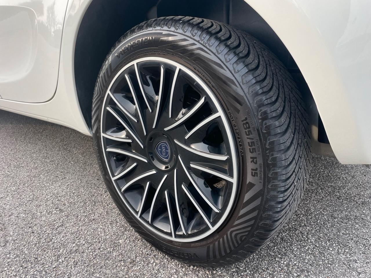 Lancia Ypsilon 1.2 69 CV 5 porte Platinum