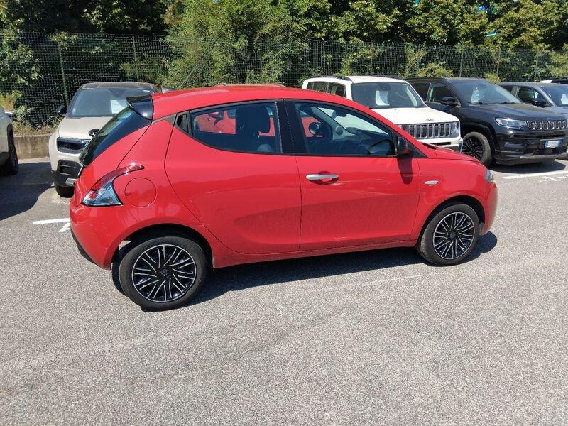 Lancia Ypsilon NUOVA My23 1.0 Firefly 70 CvStart&Stop Hybrid Gold