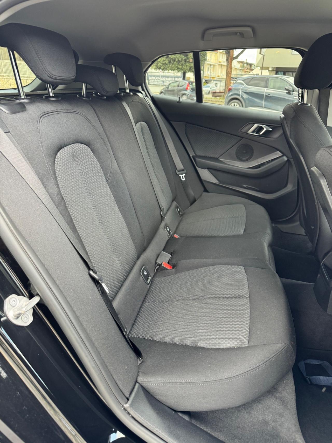 Bmw 116 116d 5p. Advantage