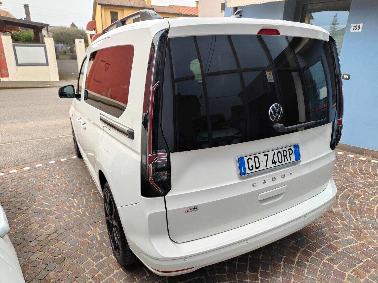Volkswagen Caddy 2.0 TDI 122 CV DSG Style