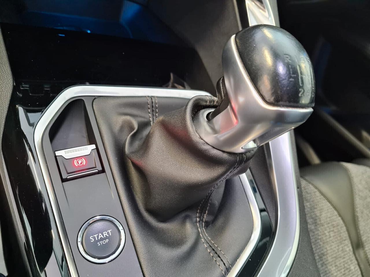 Peugeot 3008 ALLURE BlueHDi 120 6mt SPOTICAR