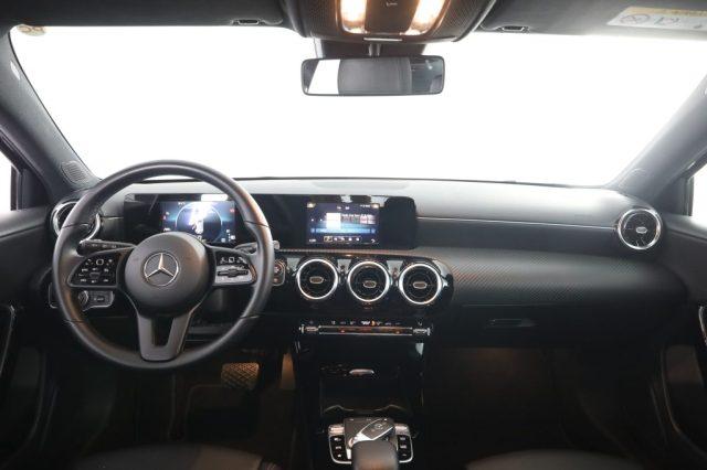 MERCEDES-BENZ A 180 A 180 d Automatic Business Extra