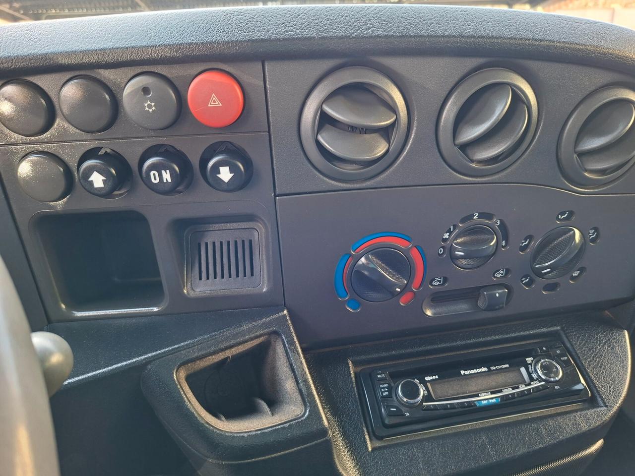 Iveco daily 35 -10 triribaltabile con aria condizionata