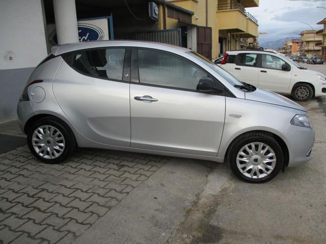 LANCIA Ypsilon 1.2 69 CV 5 porte Silver