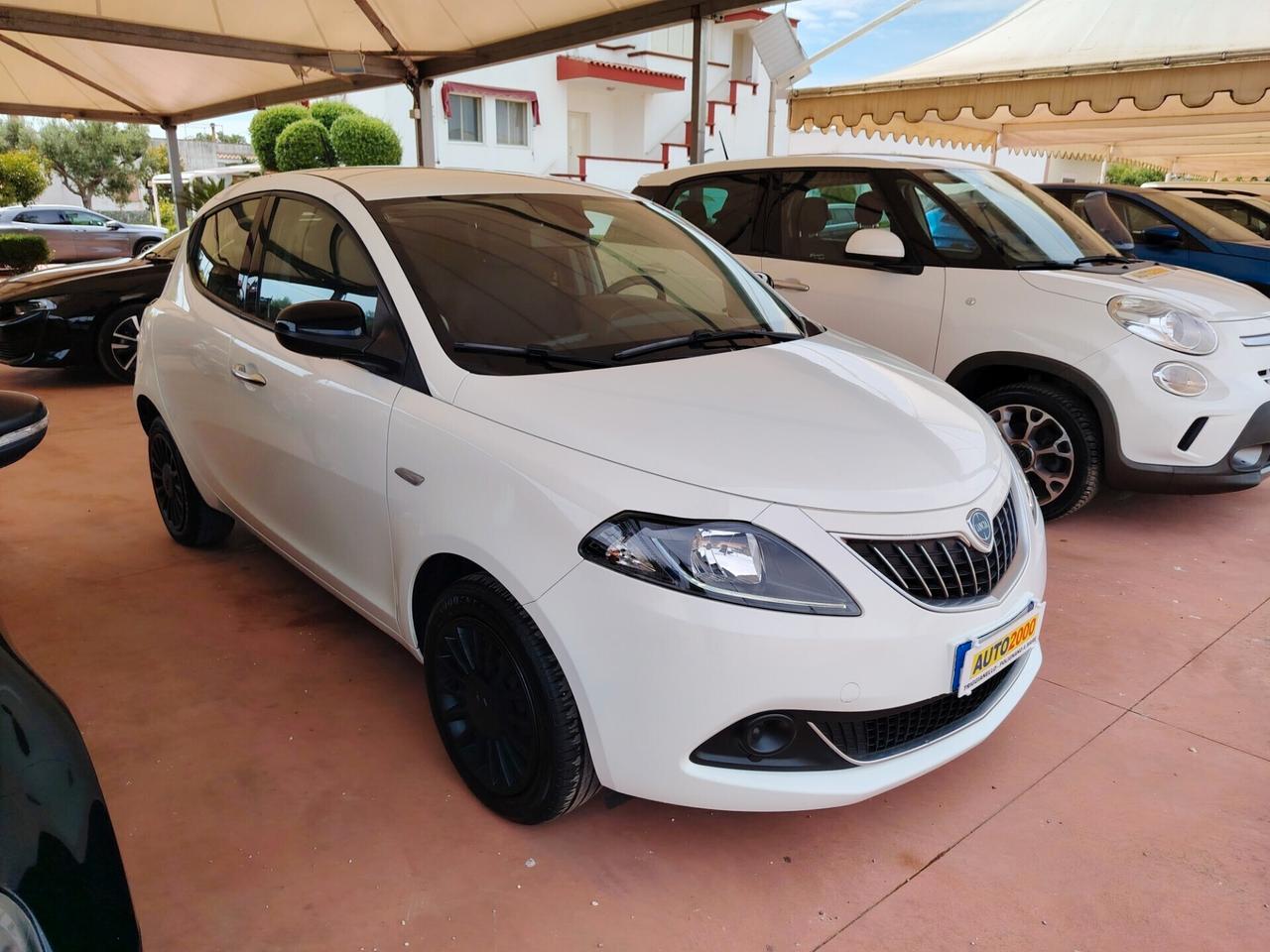 Lancia Ypsilon 1.0 FireFly 5 porte Hybrid Ecochic Silver 5700km