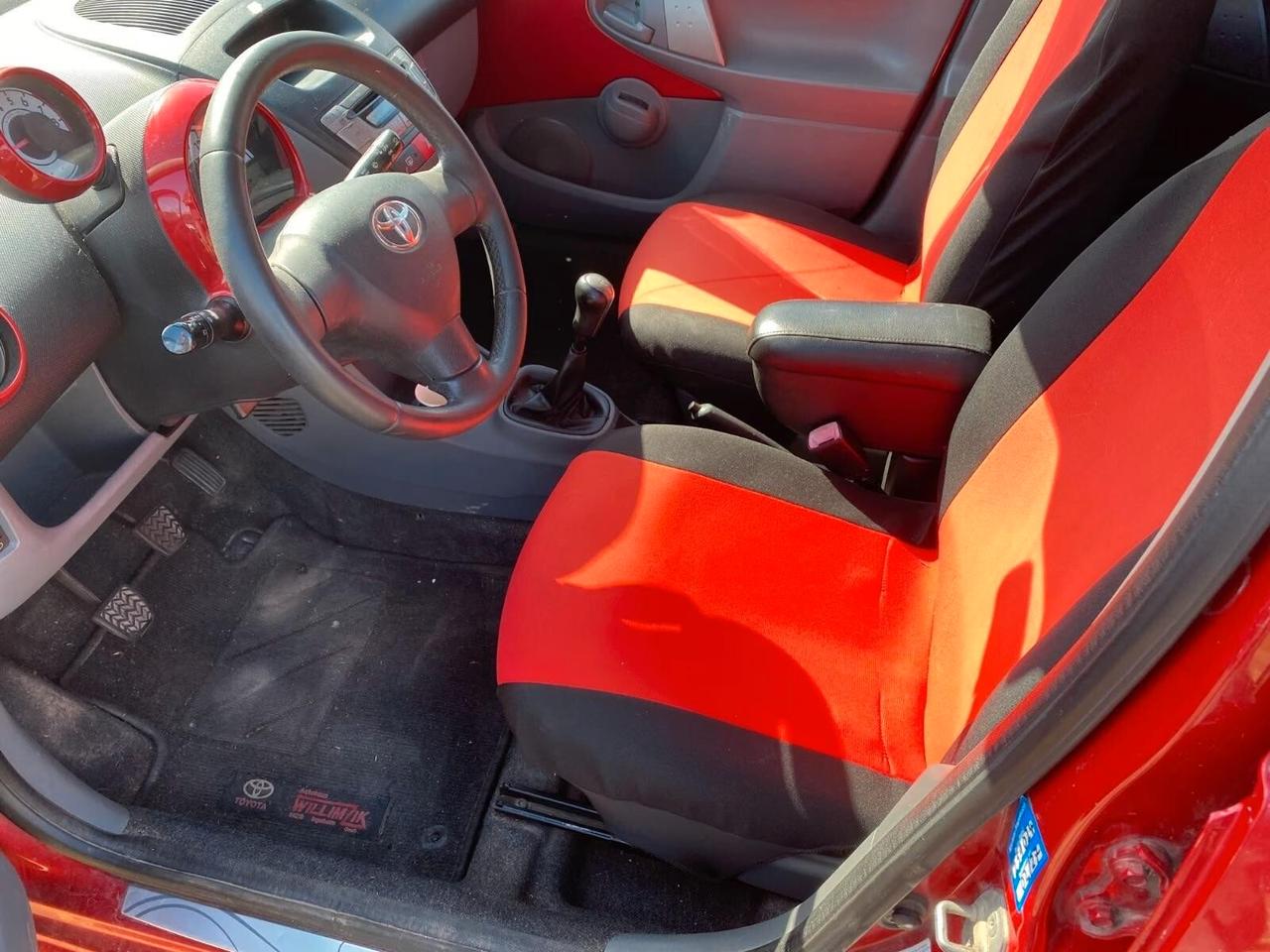Toyota Aygo 1.0 12V VVT-i 5 porte Orange Connect MMT