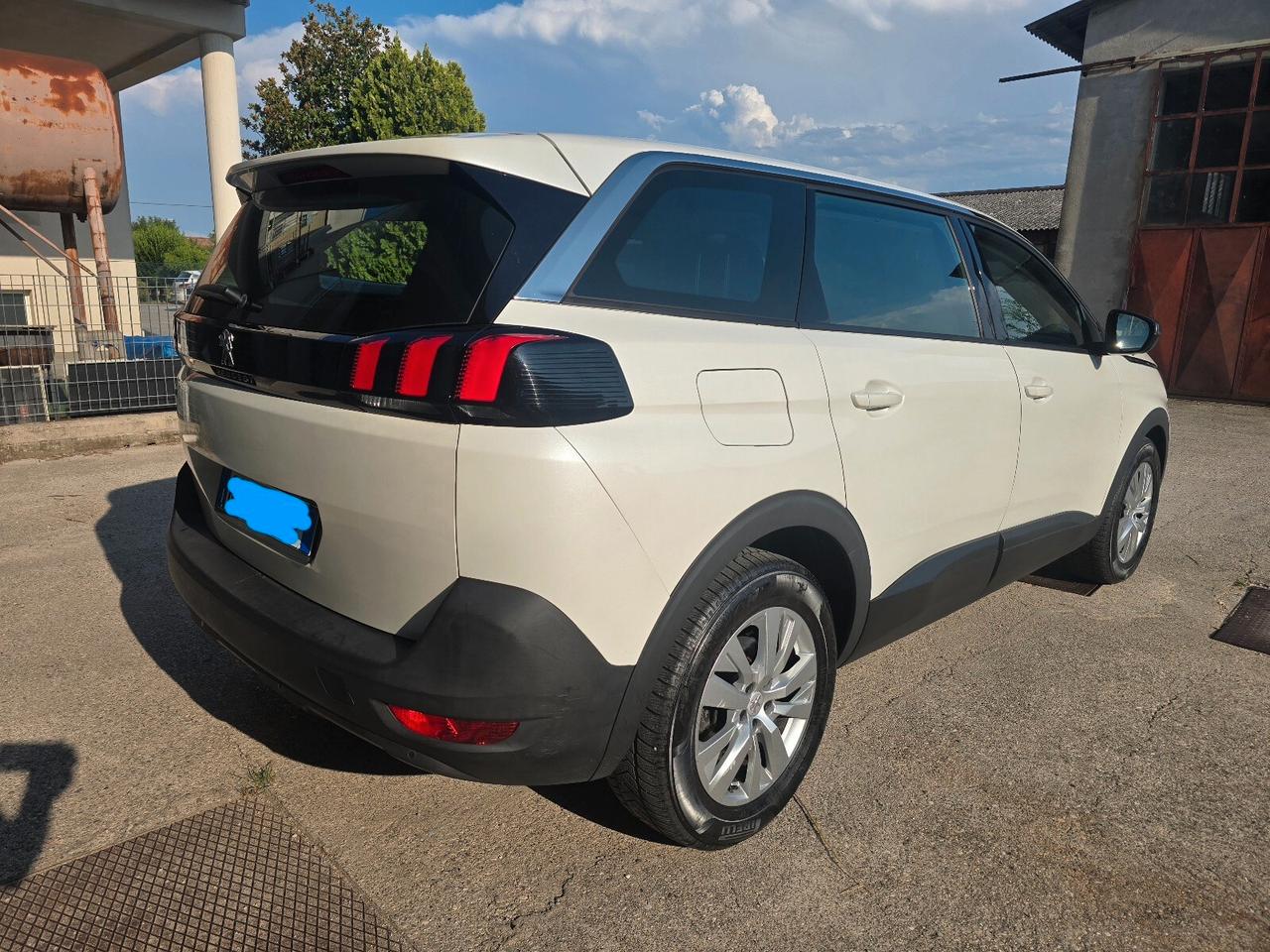 Peugeot 5008 BlueHDi 130 S&S EAT8 Active Pack