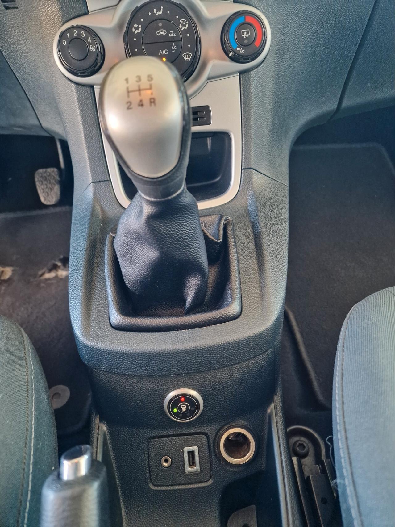 Ford Fiesta 1.4 5 porte Bz.- GPL Titanium