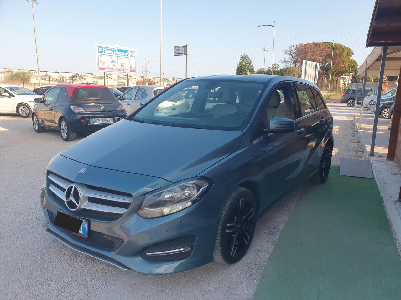 Mercedes-benz B 180 B 180 d Premium