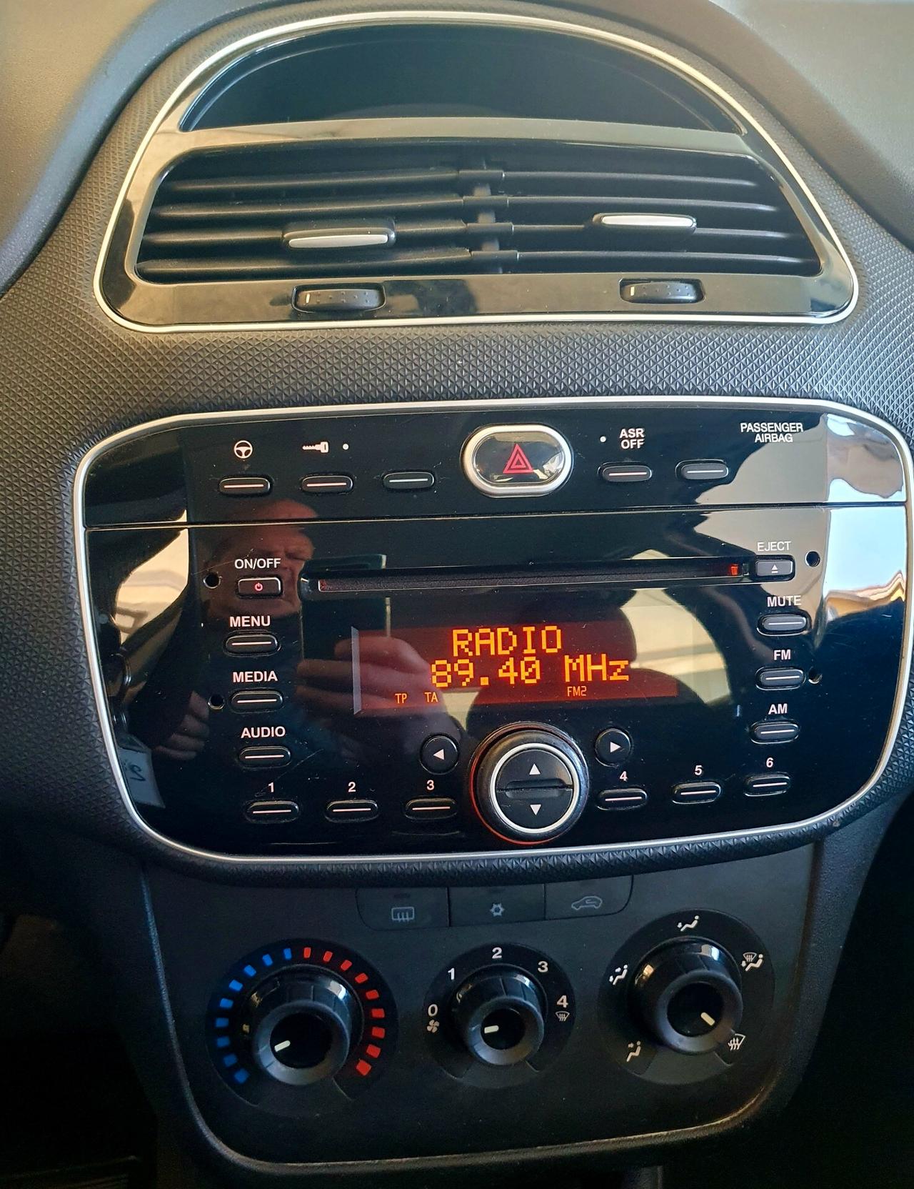 Fiat Punto 1.2 BENZ/GPL - 2017 - KM. 145.000 NEOPATENTATI