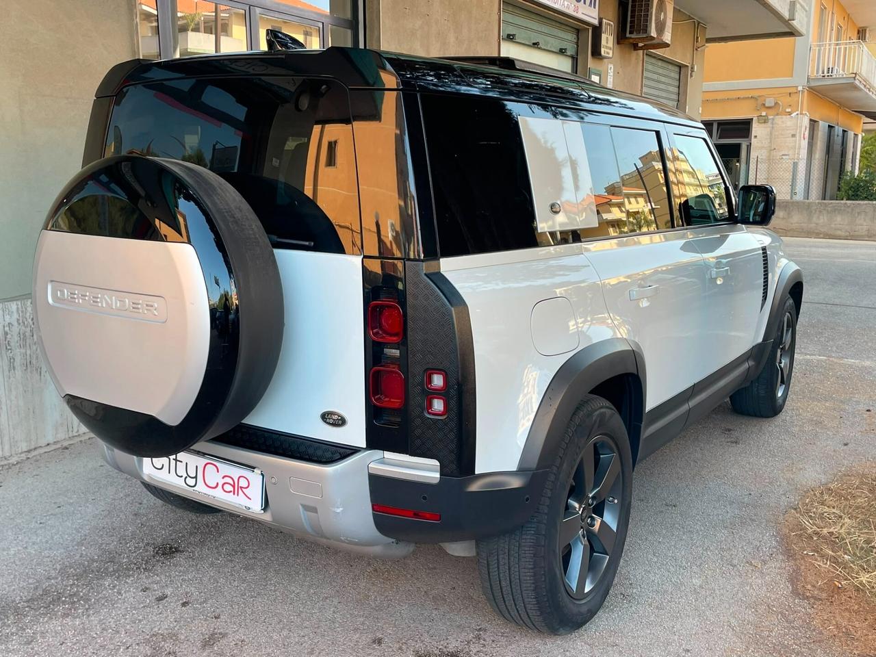 Land Rover Defender 110 2.0 SD4 240CV AWD Auto HSE