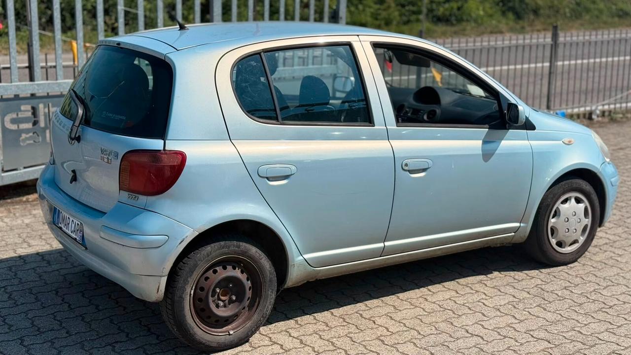 Toyota Yaris 1.0 BENZINA 2004 NEOP