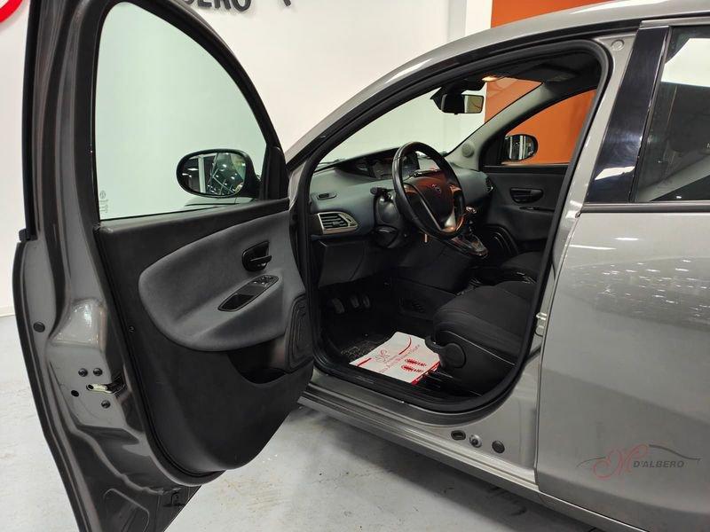 Lancia Ypsilon 1.0 FireFly 70cv Hybrid Gold