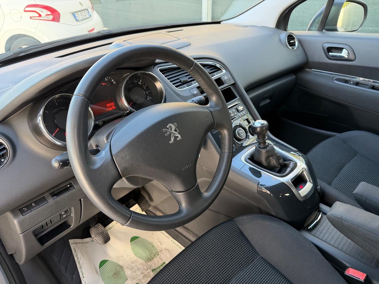 Peugeot 5008 1.6 HDi 115CV 7 POSTI