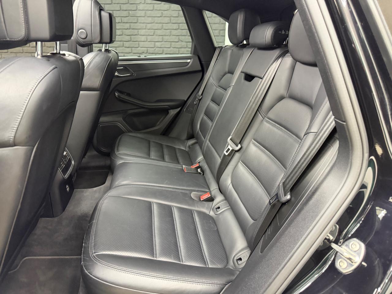 Porsche Macan 2.0 IPER FULL TETTO