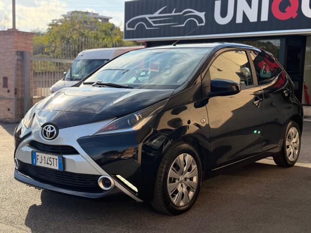 TOYOTA Aygo 1.0 VVT-i 69 CV 5 porte x-play (NESSUN VINCOLO)