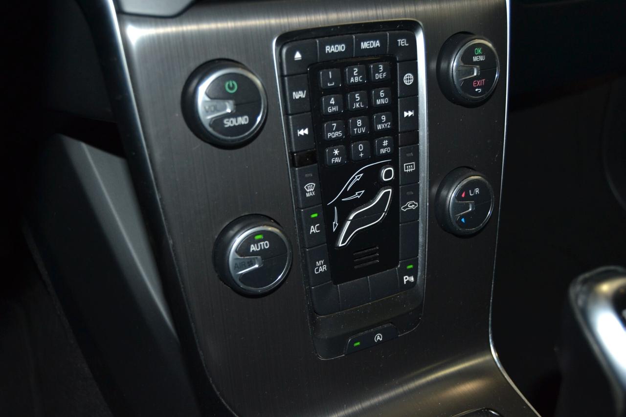 Volvo V40 1.6D2 115CV Momentum UniPro/Navi/Cruise