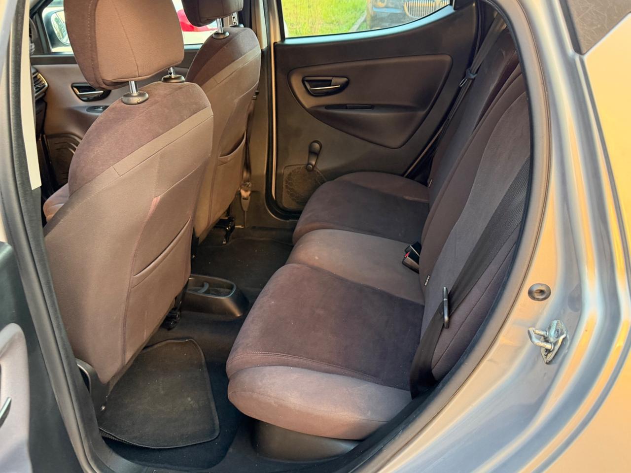 Lancia Ypsilon 1.2 69 CV Unyca