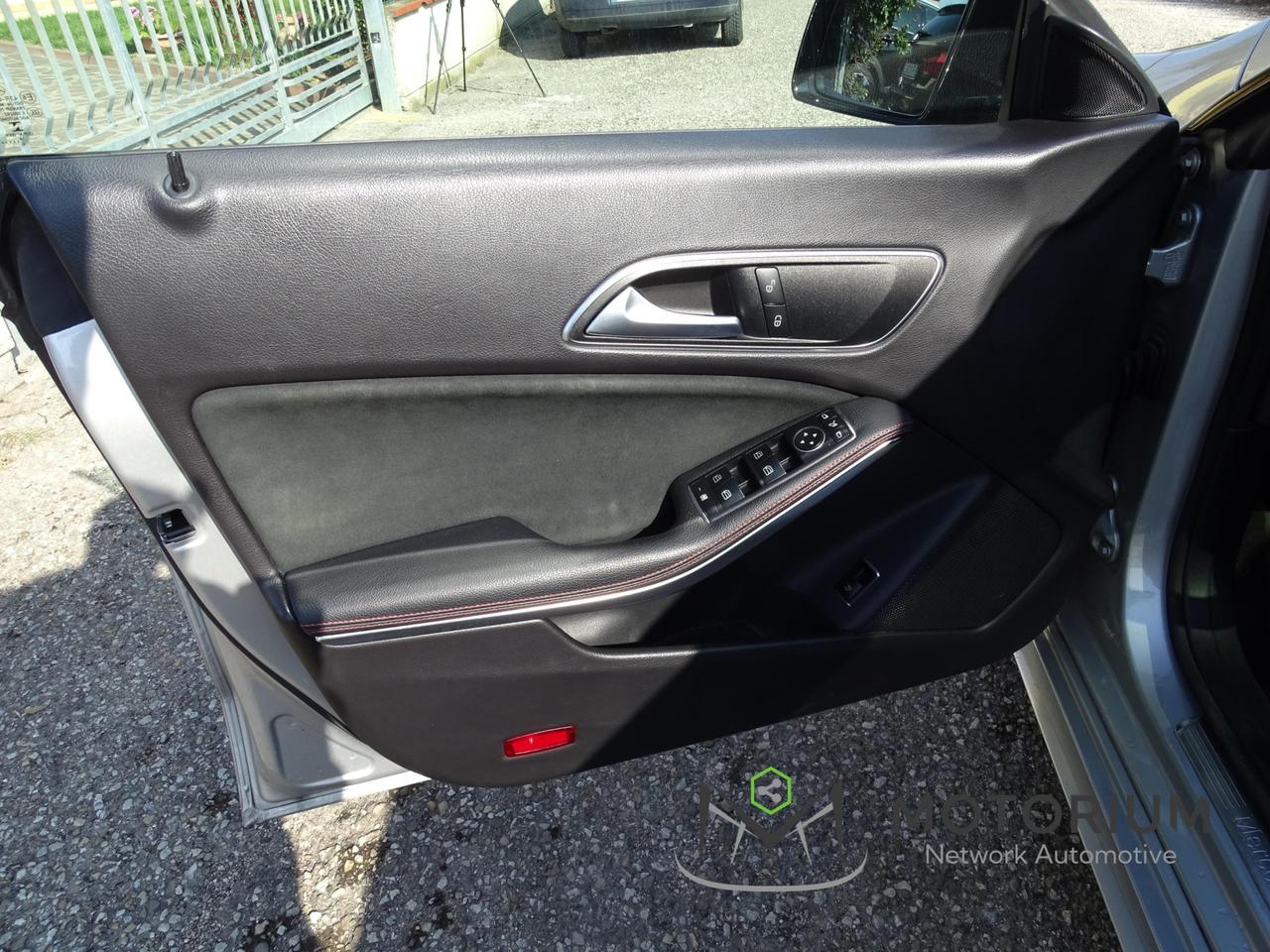 Mercedes-Benz CLA 200 Premium 156 CV CAMBIO AUTOMATICO