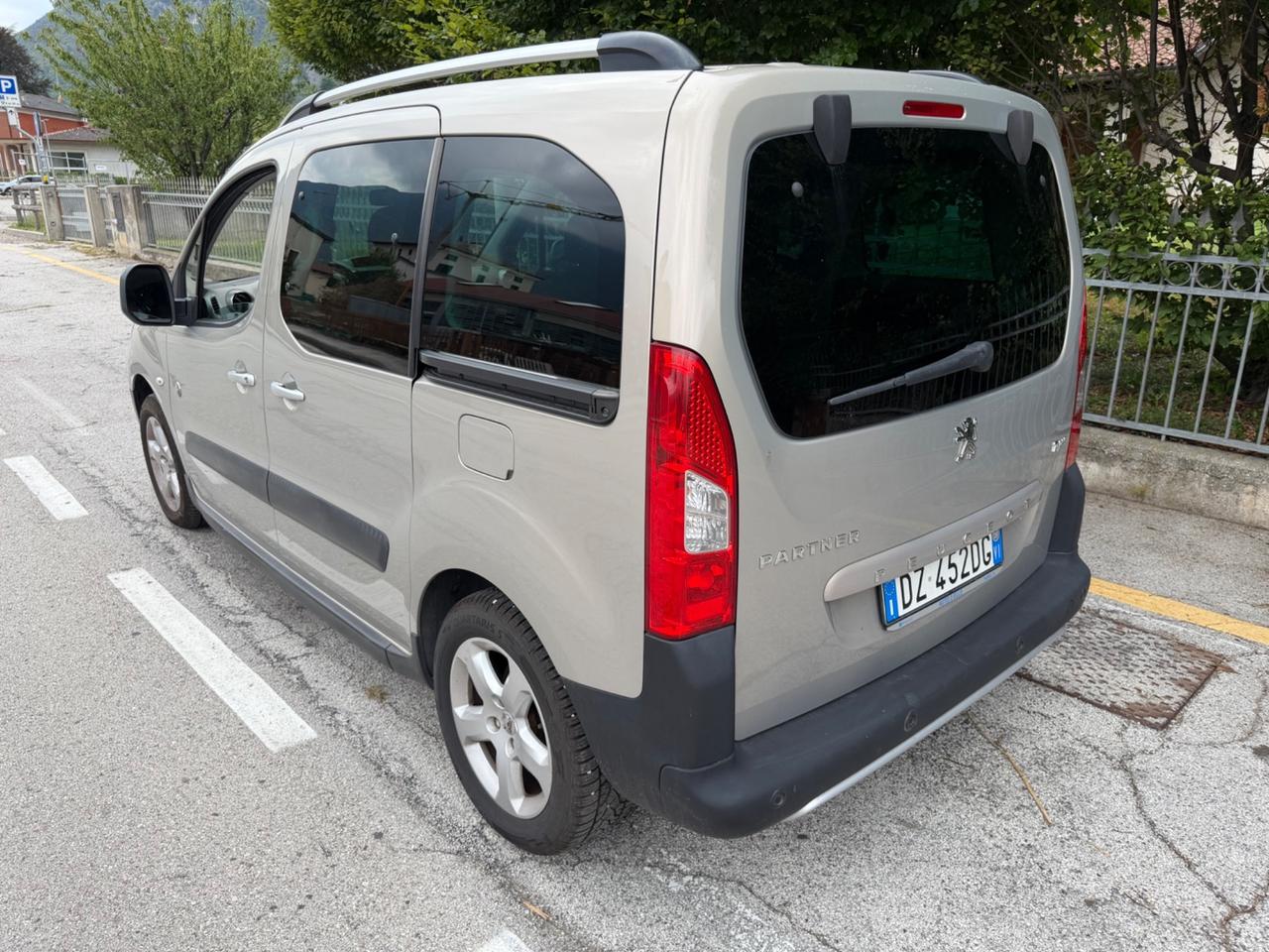 Peugeot Partner Tepee 1.6 HDi 90CV Outdoor