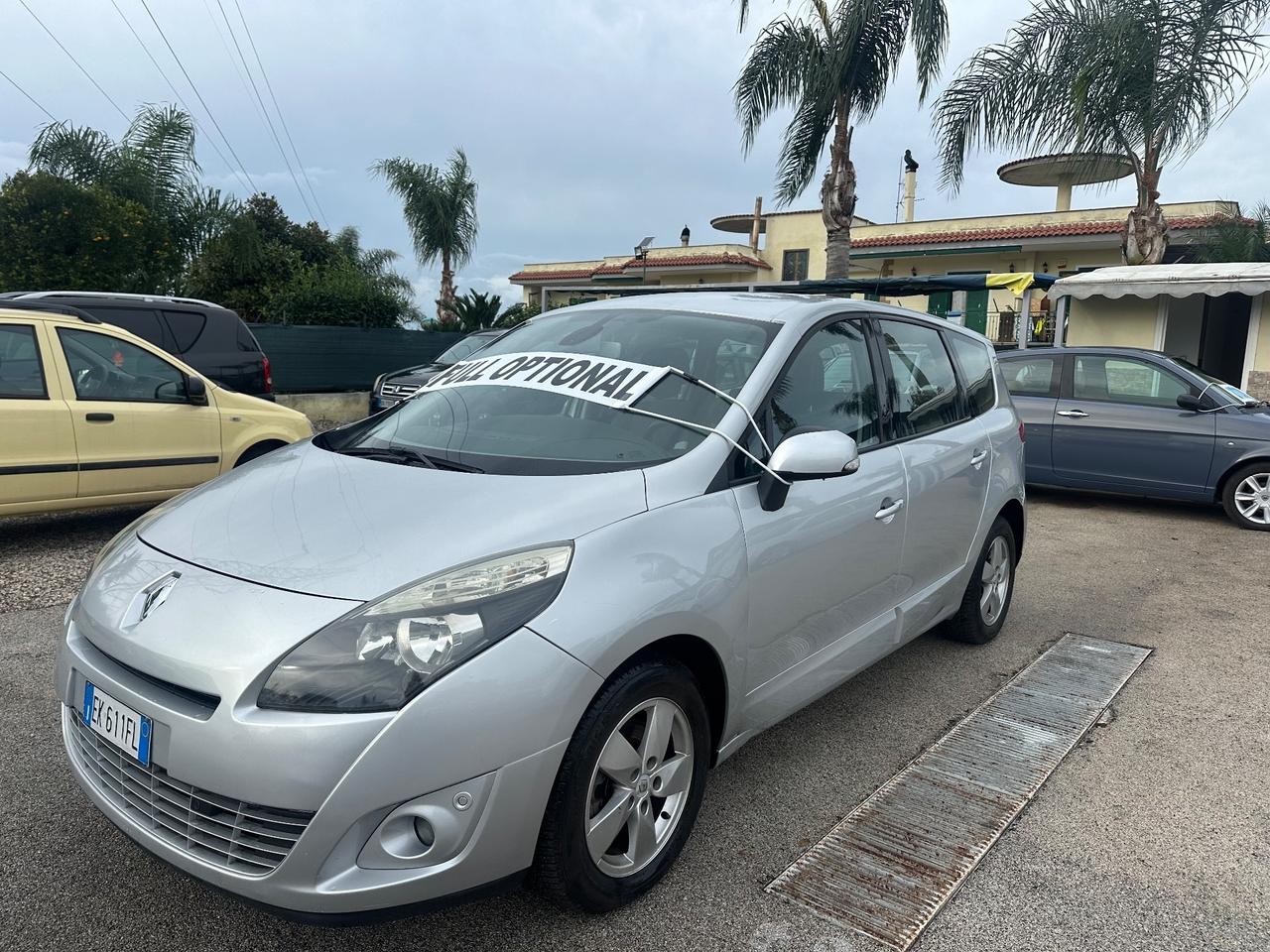 Renault Scenic 1.5 diesel 2011 7posti full optional