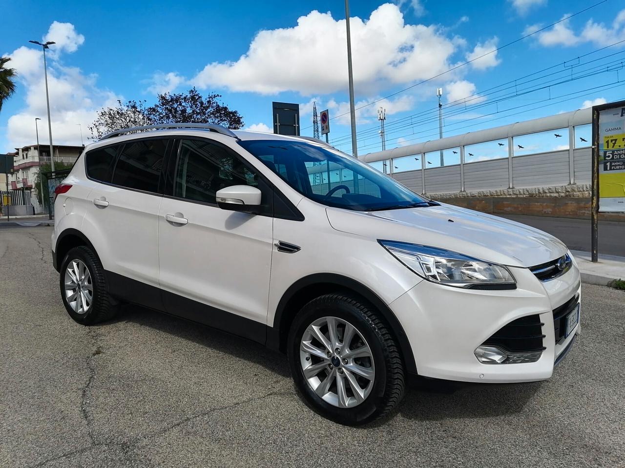 Ford Kuga 2.0 TDCI 150 CV 4X4 TITANIUM *116.000 km* 2015