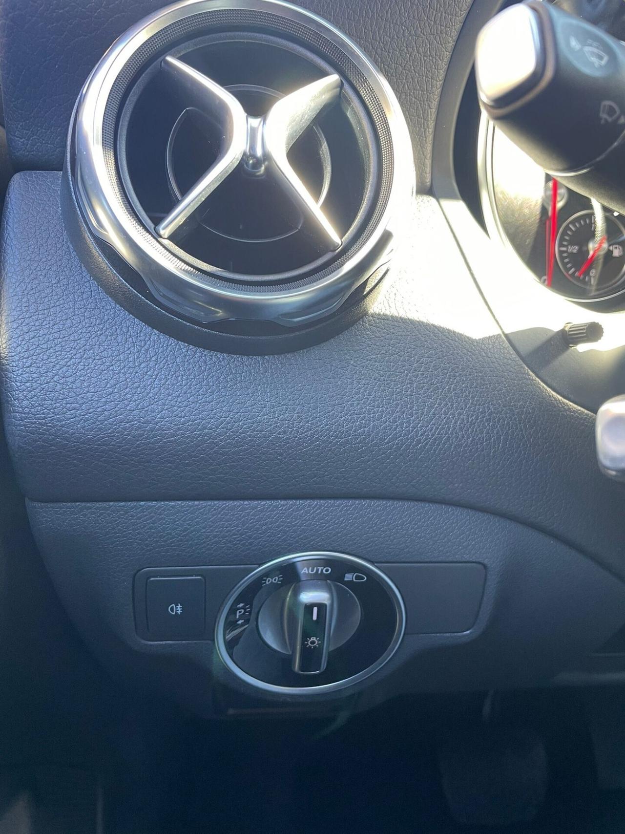 Mercedes-benz GLA 200 d Automatic Premium