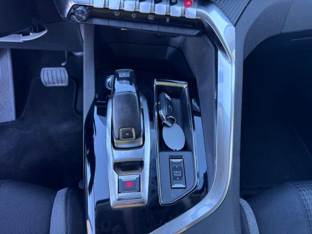 PEUGEOT 3008 130cv EAT8 ALLURE IVA ESPOSTA LEGGE 104