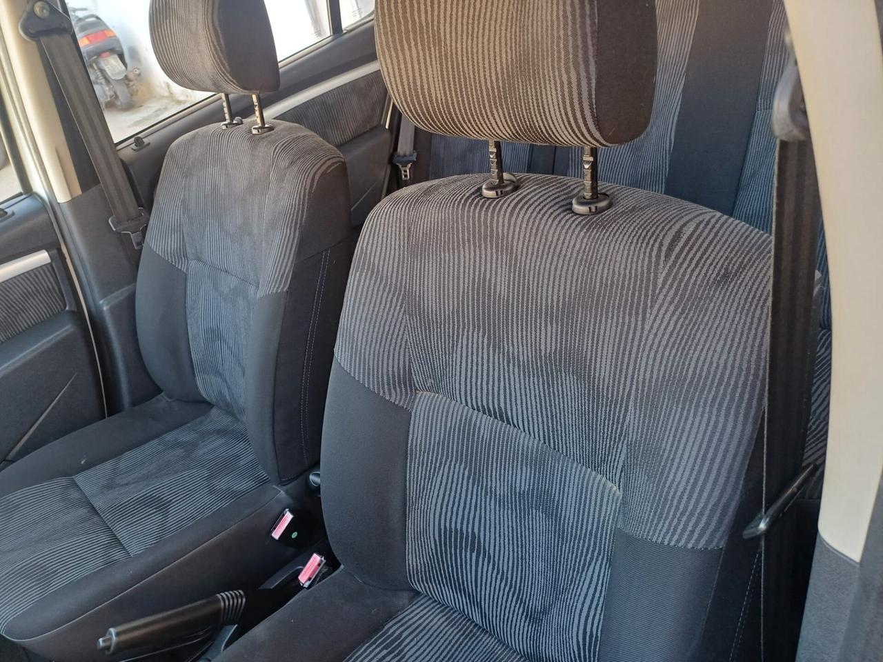 Dacia Sandero GPL DI SERIE Laureate - 2010