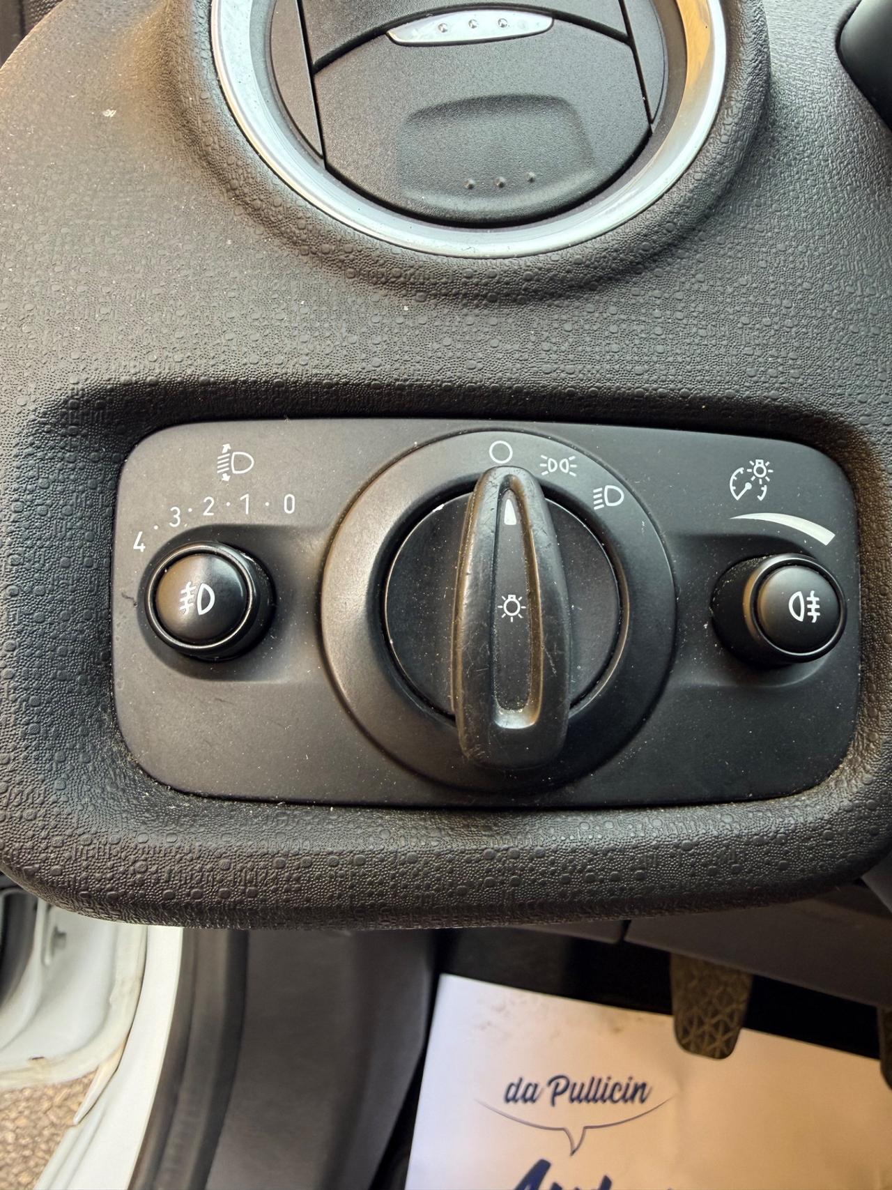 Ford Fiesta 1.5 TDCi 75CV 5 porte Titanium