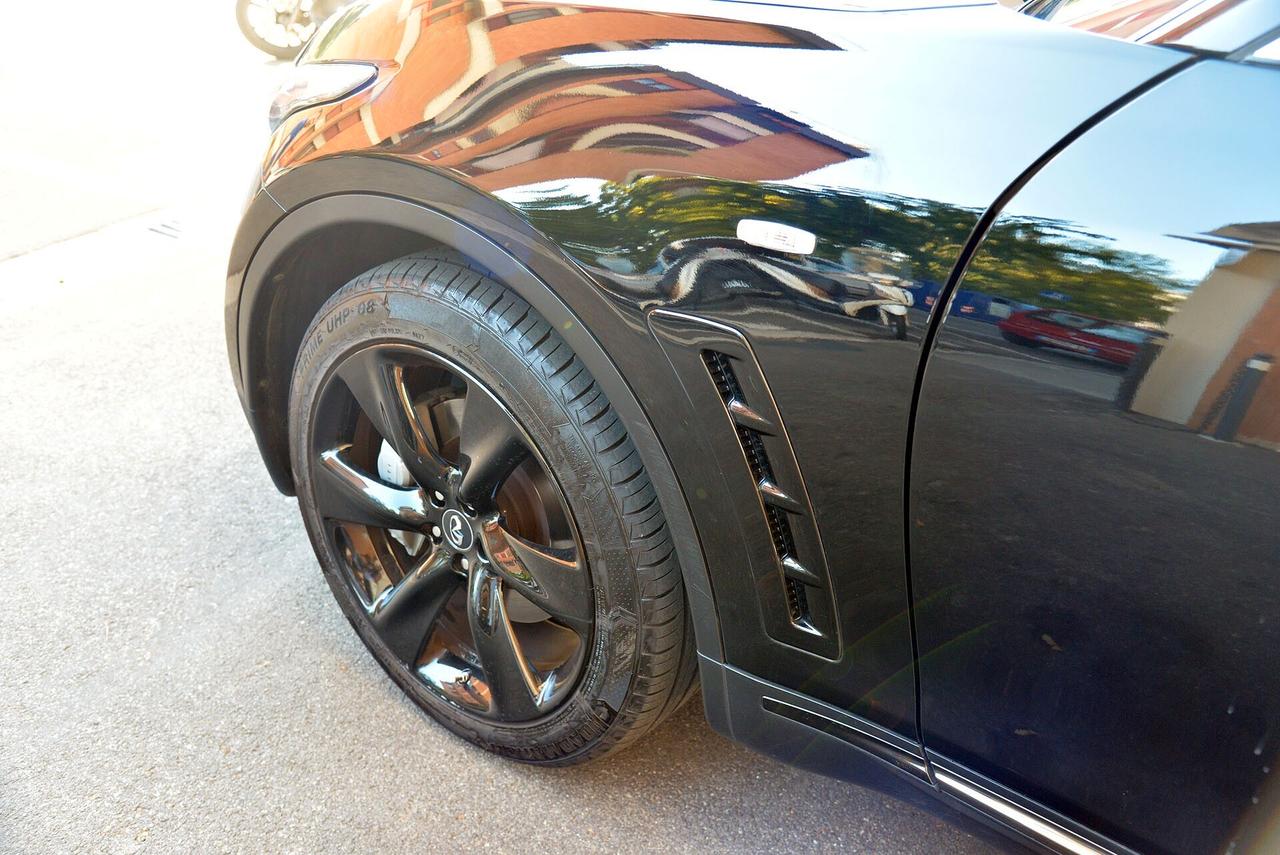 Infiniti QX70 3.0 diesel V6 AT S