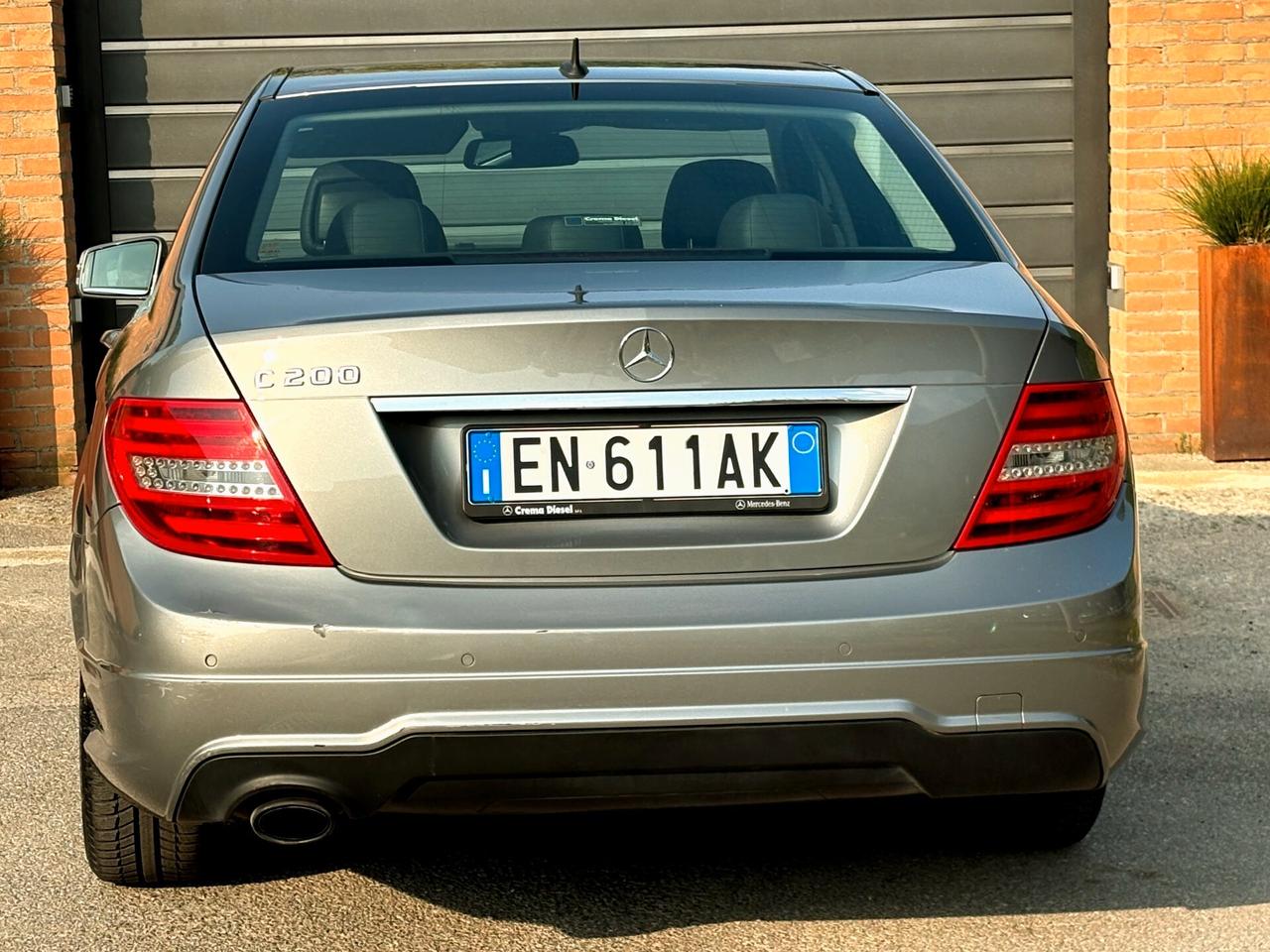MERCEDES C200(benz)- 97000km- U.Propr-AMG-2012