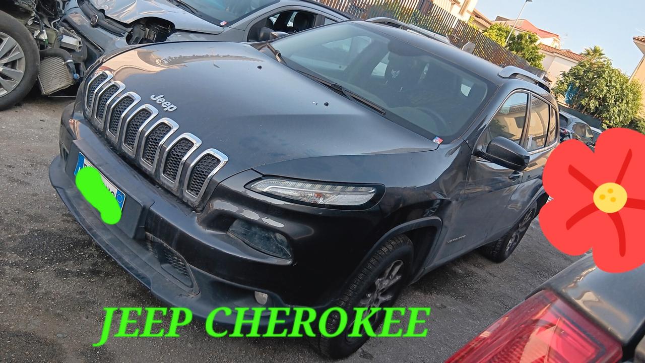 Jeep Cherokee incidentata sinistrata mondialcars