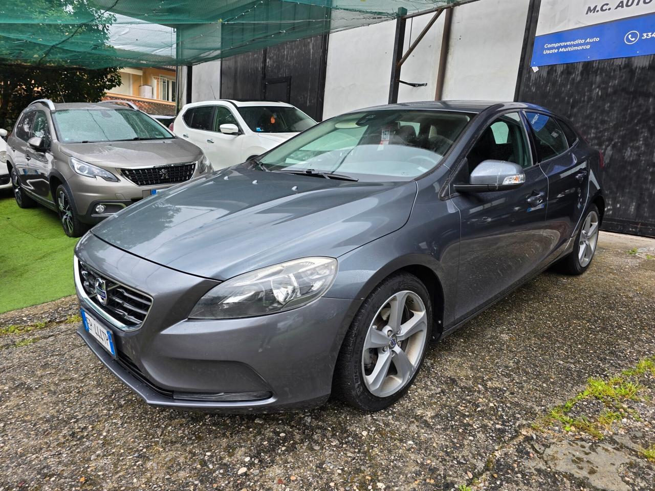 Volvo V40 D2 1.6D 114CV Momentum-2013