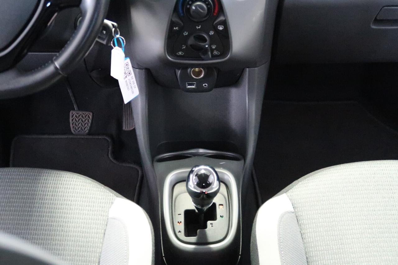 Toyota Aygo Connect 1.0 VVT-i 5 porte x-cool Automatica