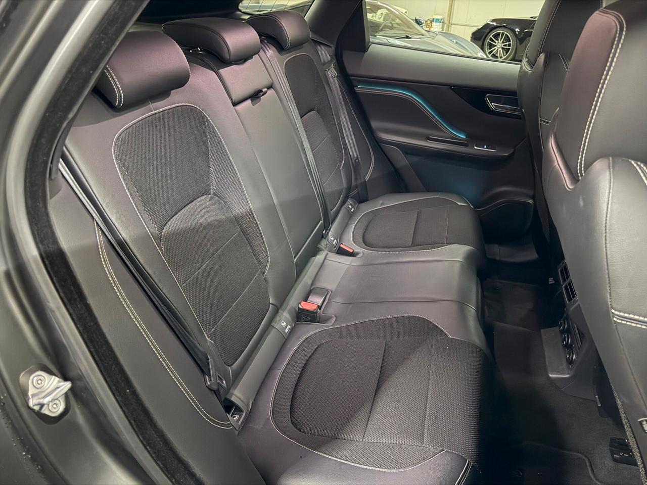 Jaguar F-Pace 240cv R-Sport - 24 MESI DI GARANZIA