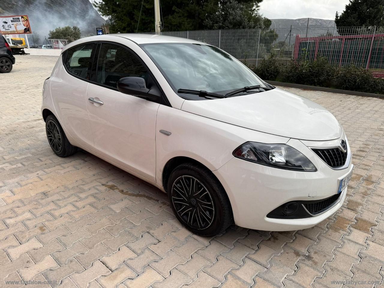 LANCIA Ypsilon 1.2 69 CV 5p. GPL Ecochic Gold