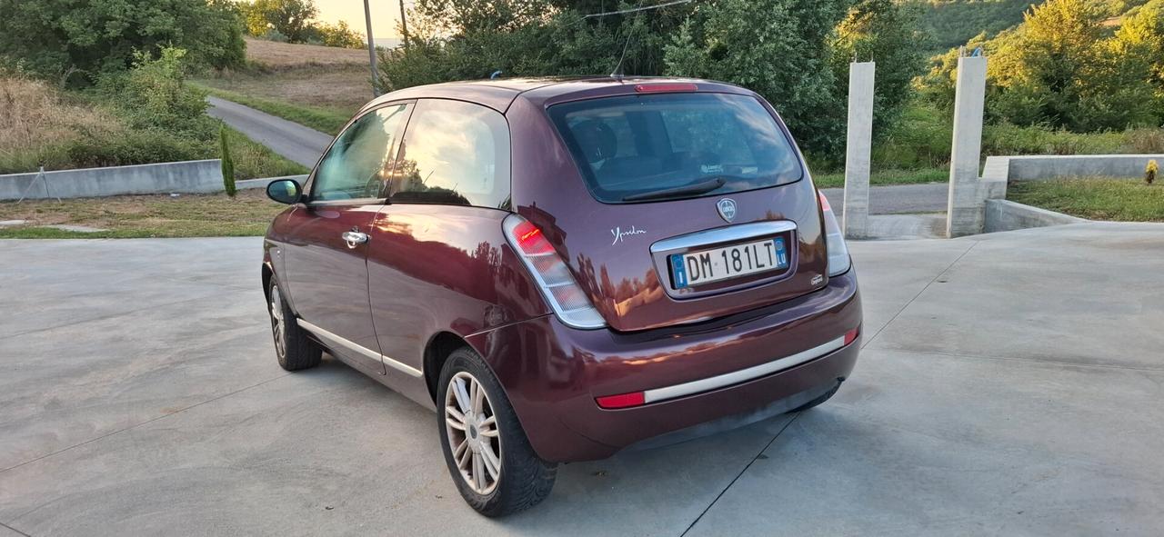 Lancia Ypsilon 1.4 Platino
