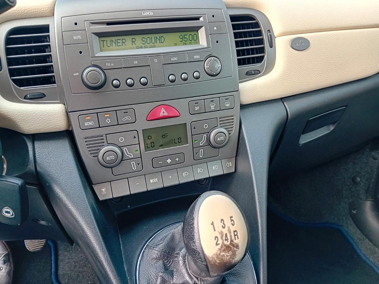 Lancia Ypsilon PER COMMERCIANTI