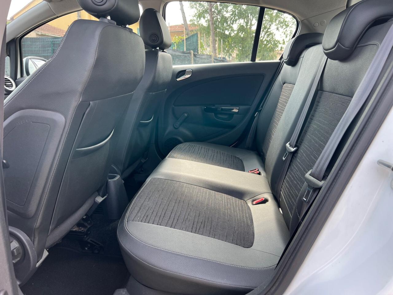 Opel Corsa 1.2 5 porte Sport