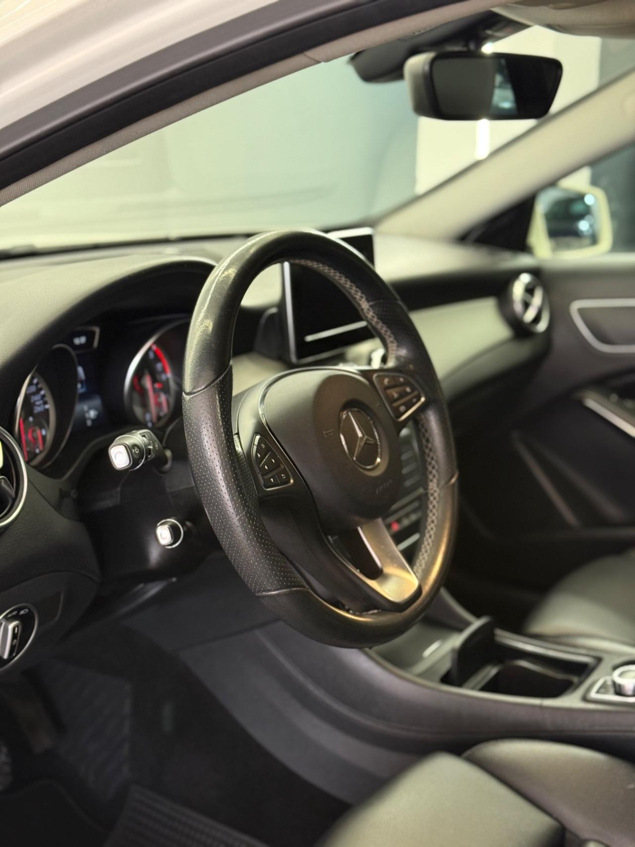 Mercedes-benz GLA 200 d Automatic Enduro Activity