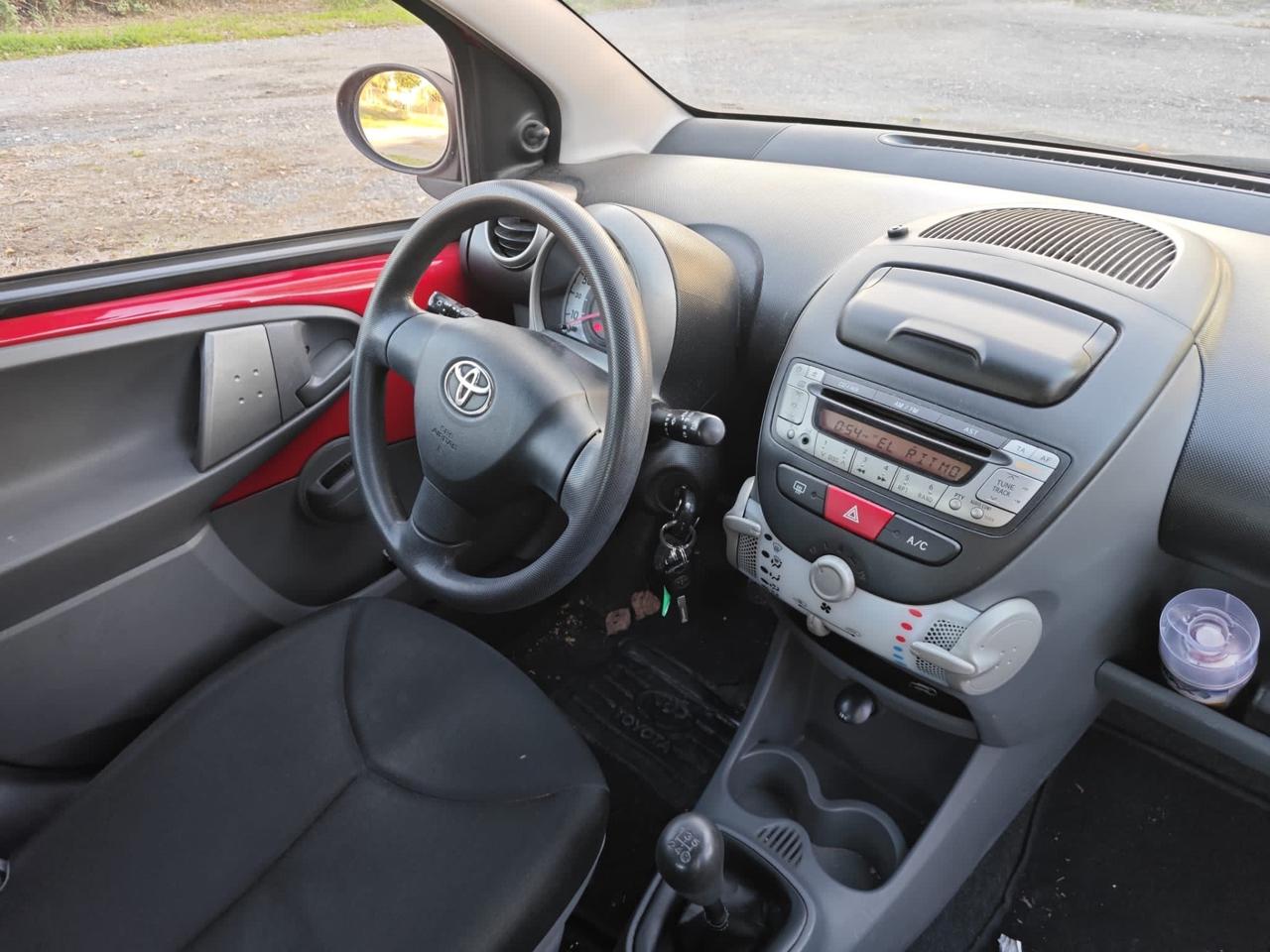 TOYOTA AYGO 1.0 benzina - POCHI KM - 2011