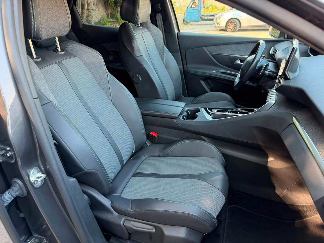 Peugeot 3008 BlueHDi 130 Allure 38.000 KM!!