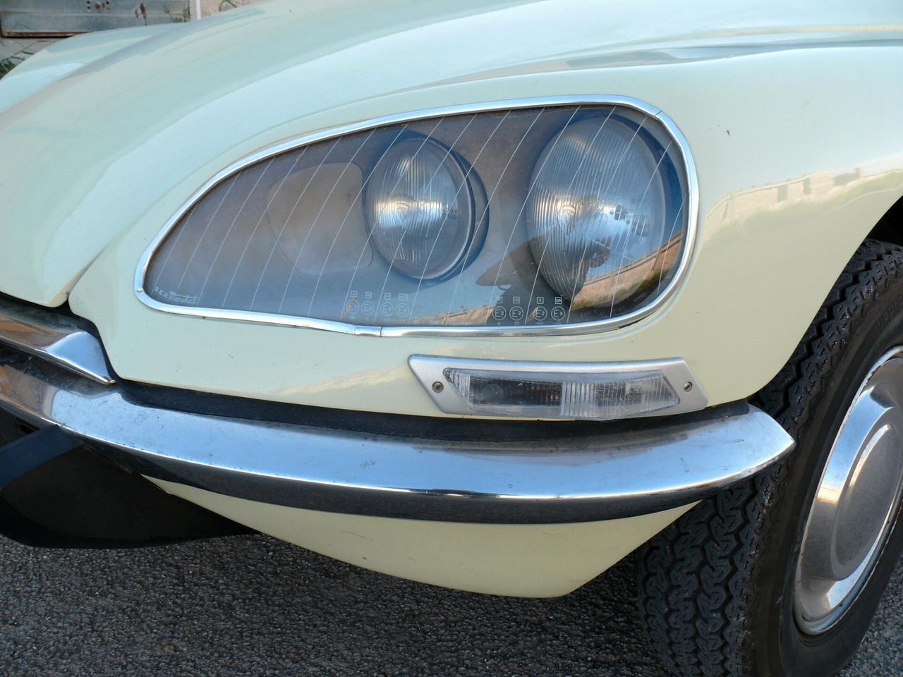 Citroen DS SUPER (M1145)
