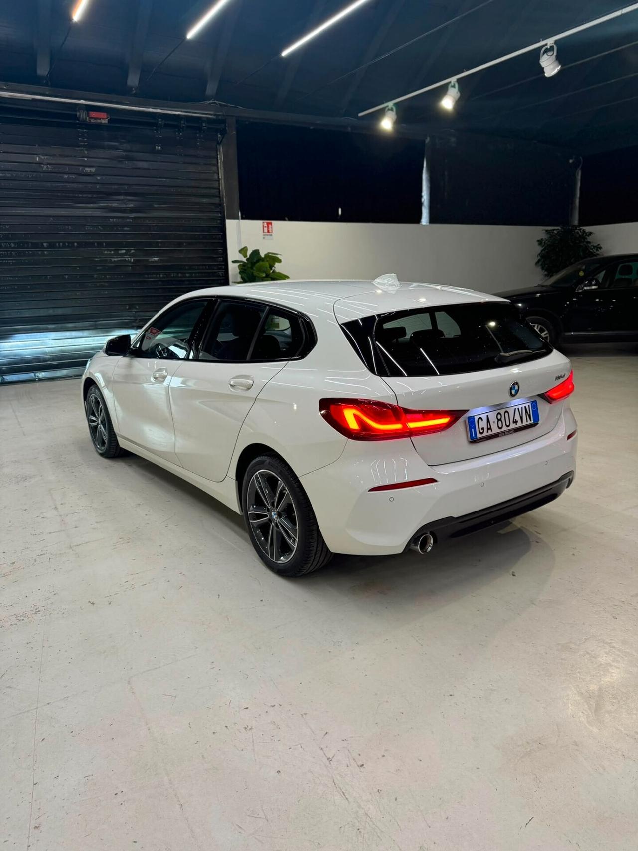 Bmw 116 116d 5p. Msport