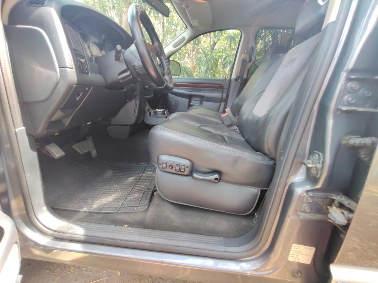 Dodge RAM SLT Long Cab